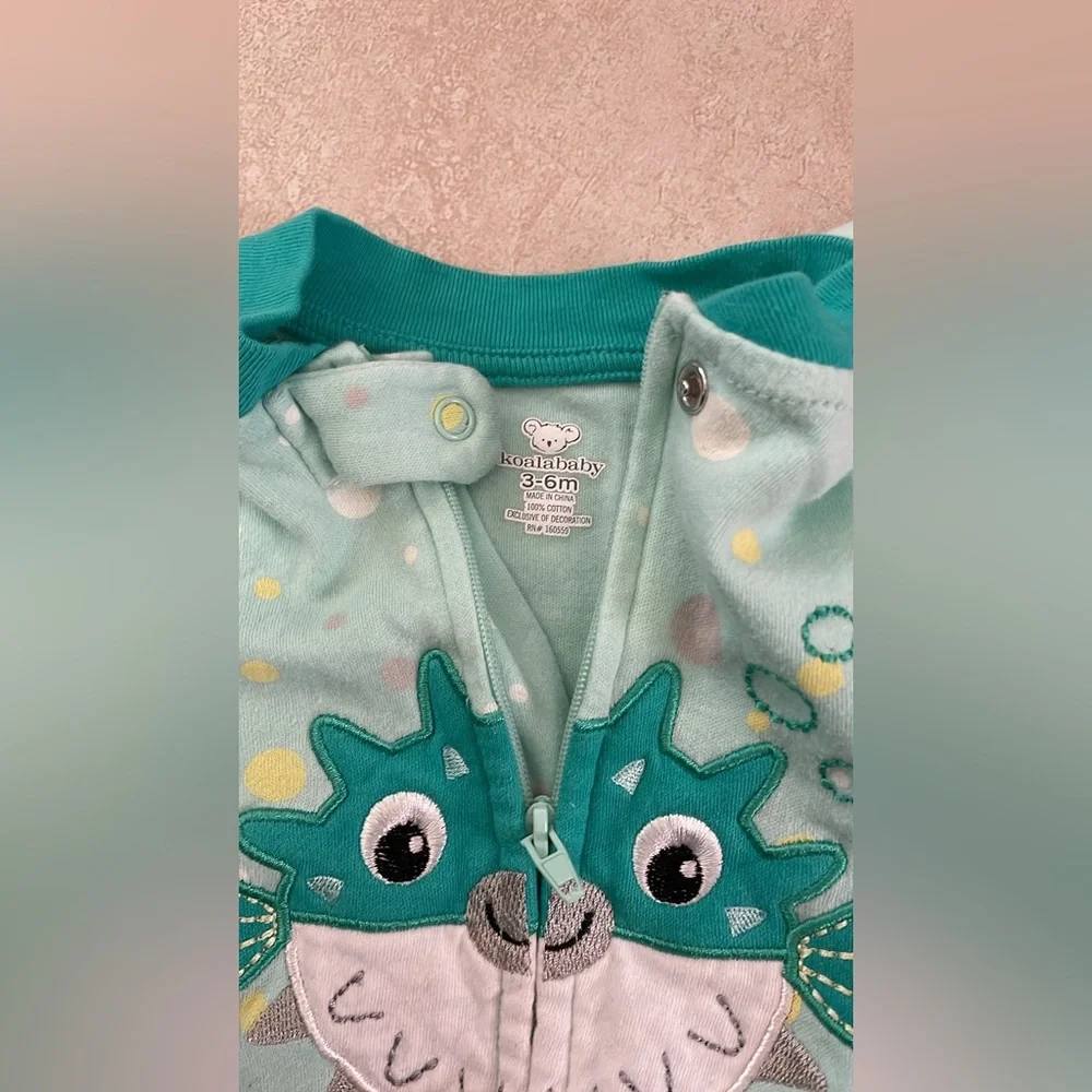 2 Pieces jumpsuit Cat & Jack & Koala Bear Green and White Footies One Piece 3-6M